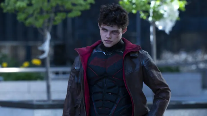 جاسون مسلسل تايتنز